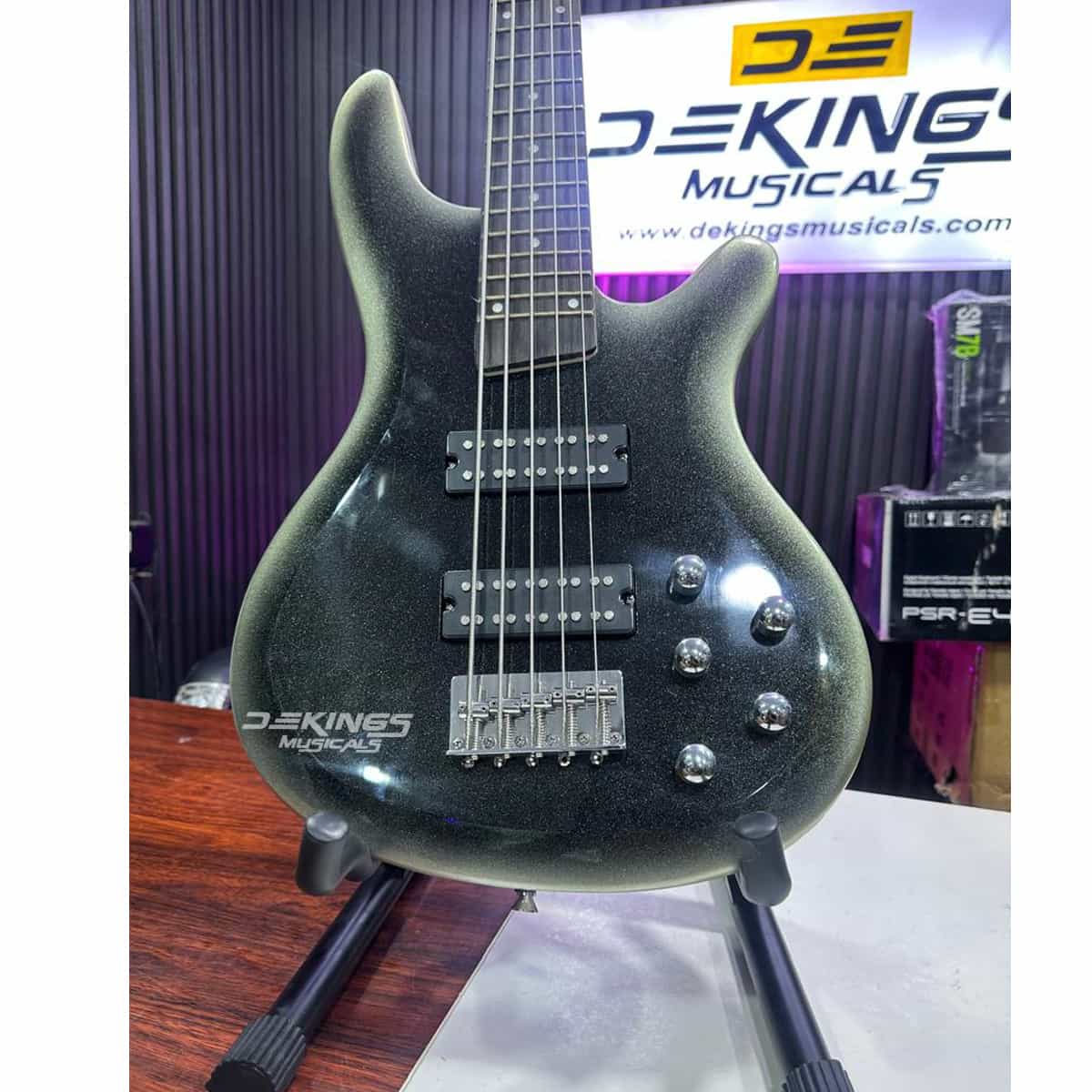 Ibanez Sr305 5-String Bass Guitar