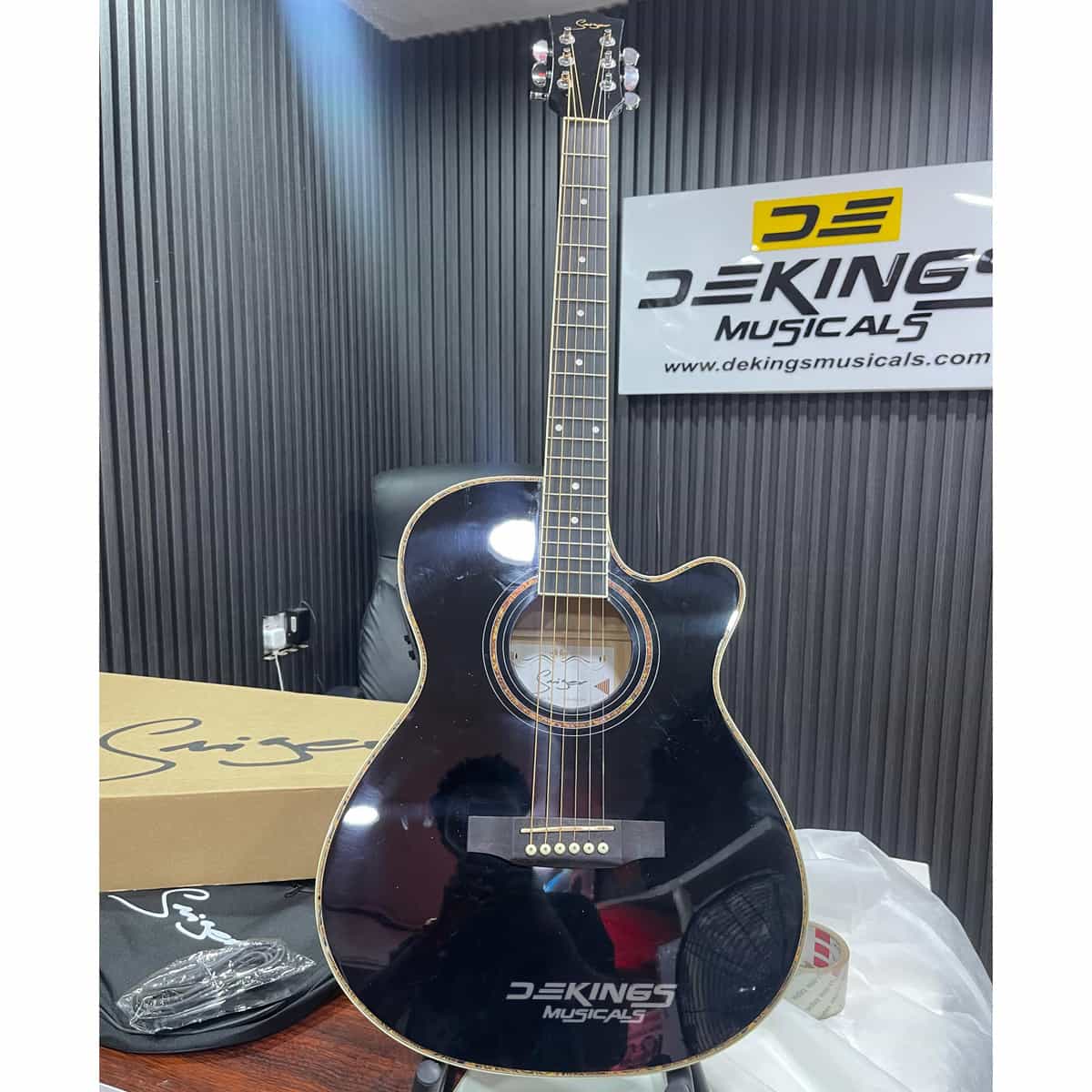 Smiger GA-H60 Semi-Acoustic Guitar
