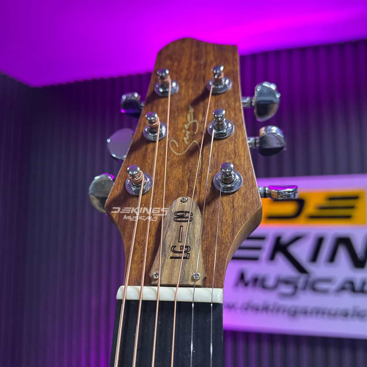 Smiger LG-09 Semi-Acoustic Guitar