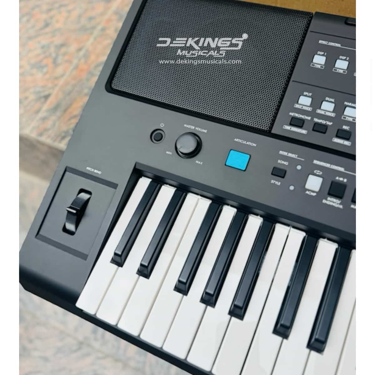 Yamaha PSR-E483 61-key Portable Keyboard