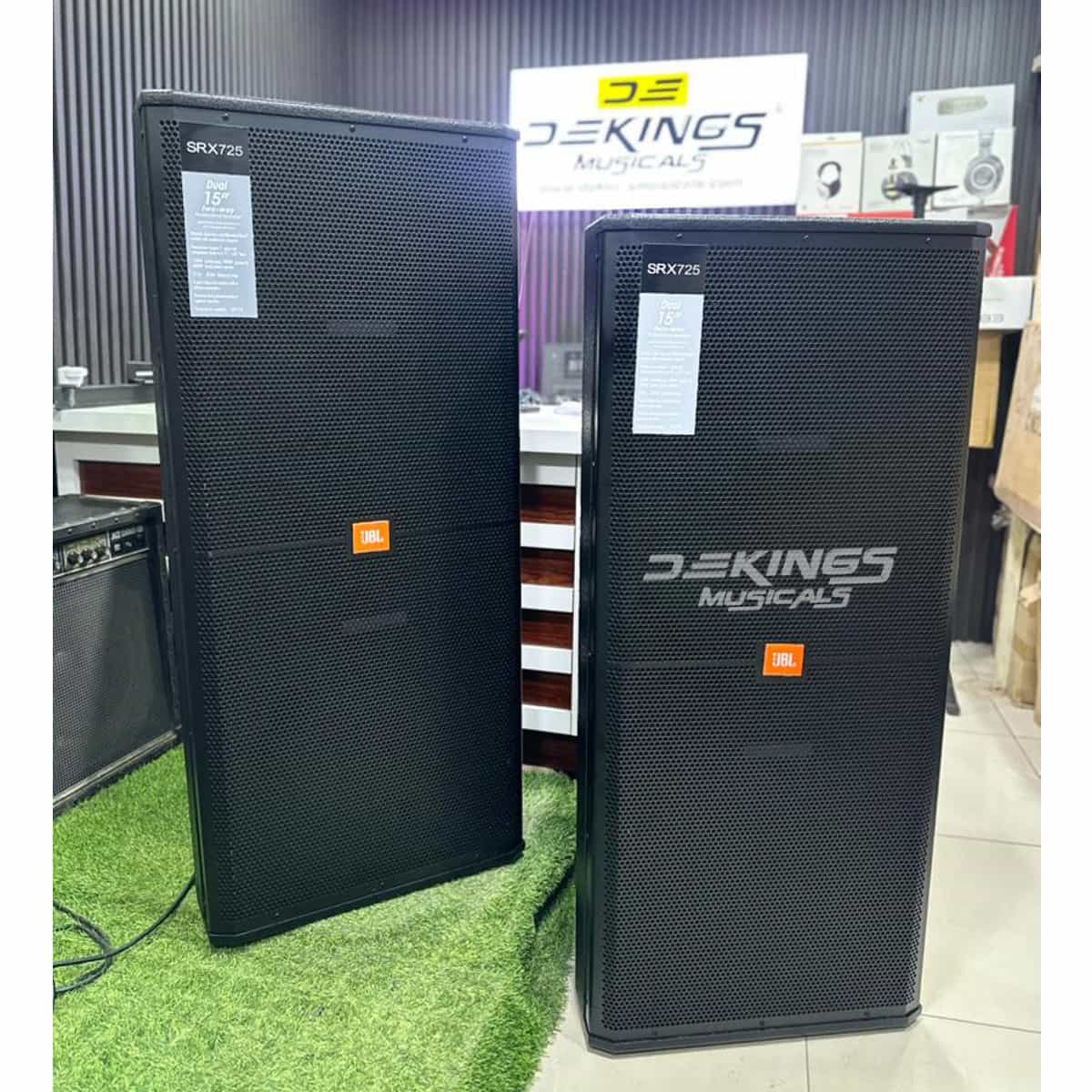 Powerful JBL Full Range SRX725 Dual 15’’ Loudspeaker