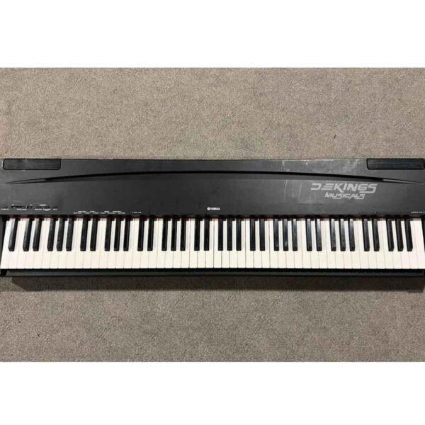 Yamaha P70 Digital Piano