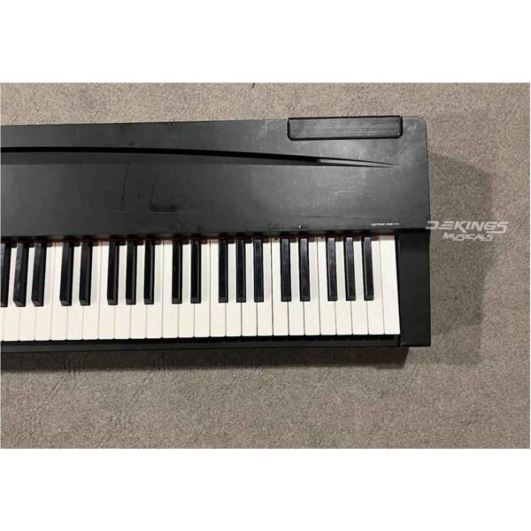 Yamaha P70 Digital Piano