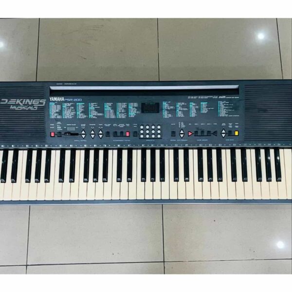 PSR 200 Yamaha keyboard