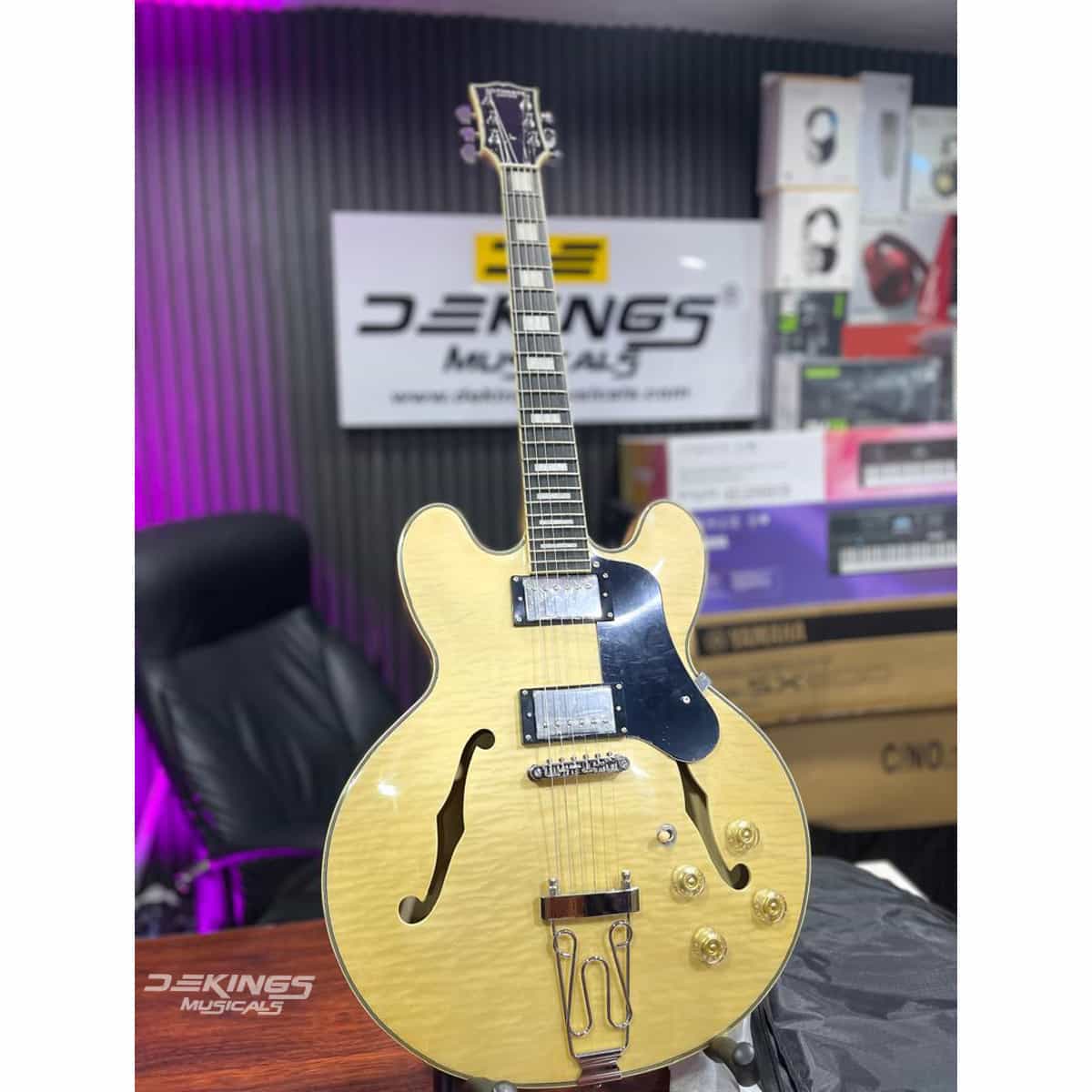 Ultimate Japan Semi-Hollow Body Electric Guitar