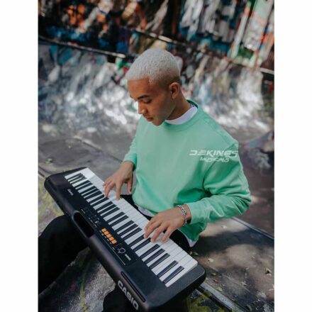 Casio CTS100 Casiotone Keyboard