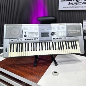 Yamaha PSR E403 Keyboard