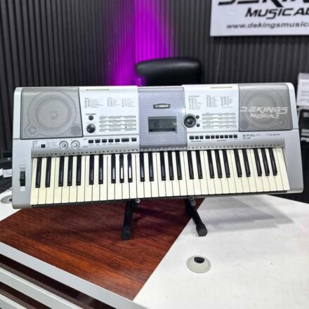 Yamaha PSR E403 Keyboard
