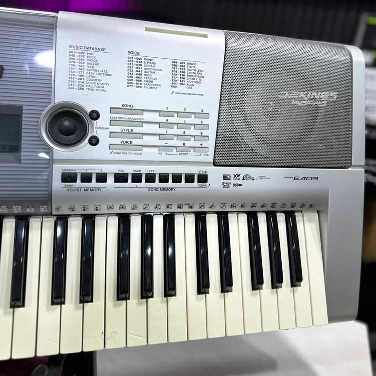 Yamaha PSR E403 Keyboard