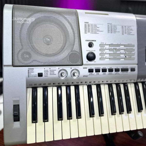 Yamaha PSR E403 Keyboard