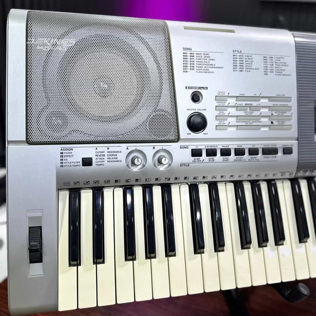 Yamaha PSR E403 Keyboard