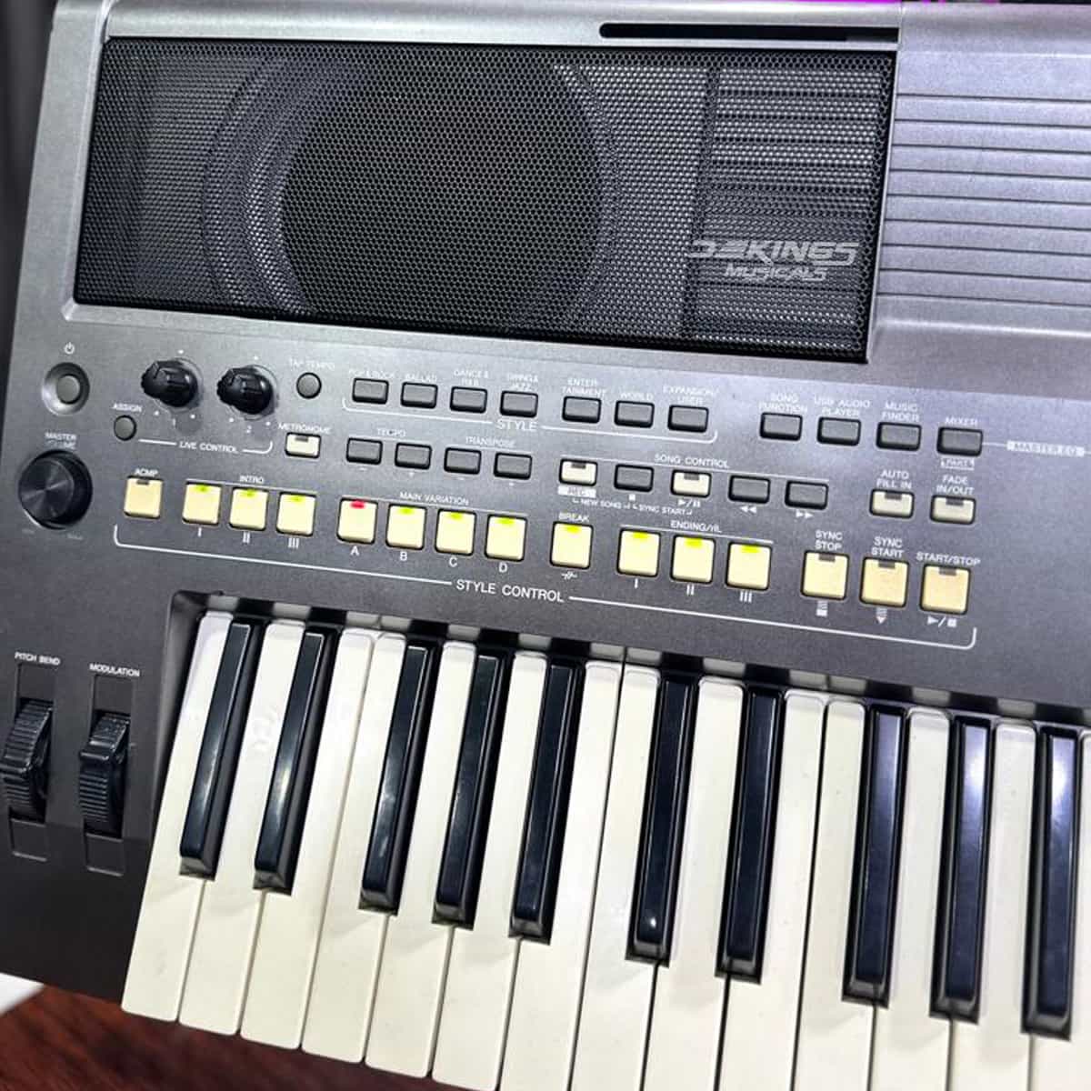 Yamaha PSR S670 Keyboard