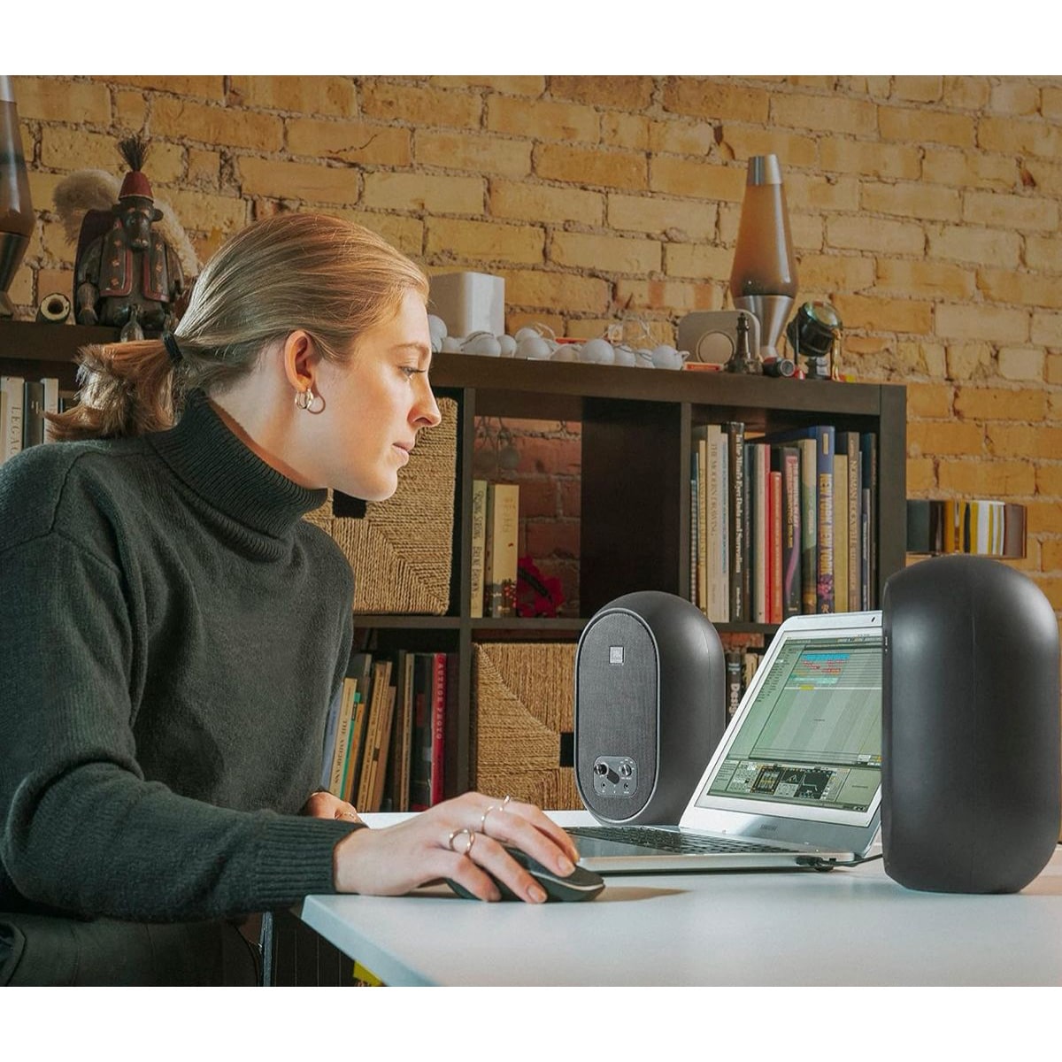JBL 1 Series 104-BT Compact Powered Desktop Reference Monitors with Bluetooth (Black) – Pair - Image 5