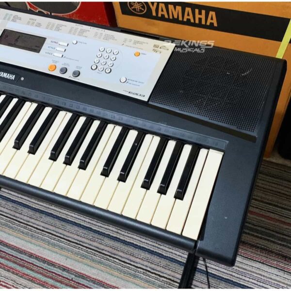 PSR E203 Yamaha keyboard