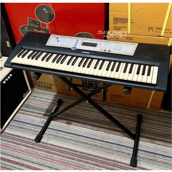 PSR E203 Yamaha keyboard
