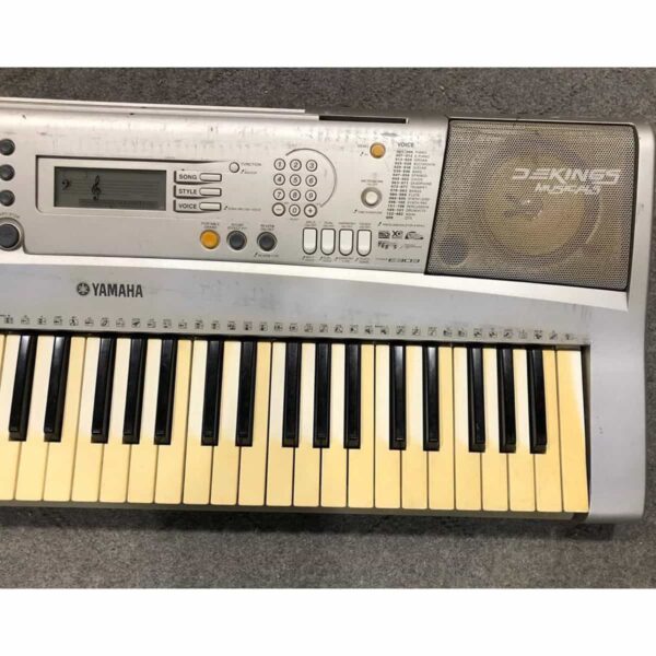 PSR E303 Yamaha keyboard