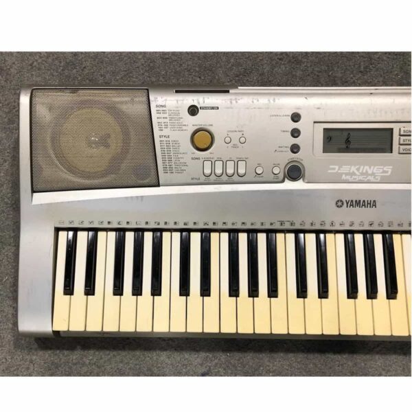 PSR E303 Yamaha keyboard