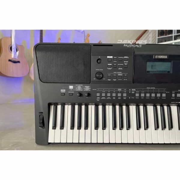 PSR E463 Yamaha keyboard