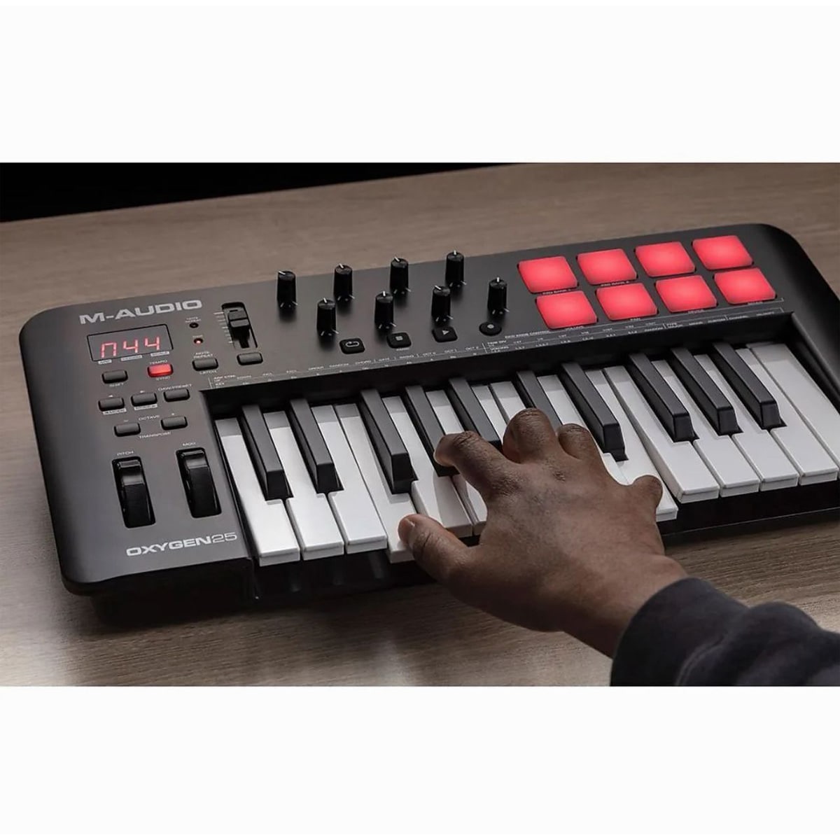 M-Audio Oxygen25 IV – USB MIDI Keyboard Controller - Image 5