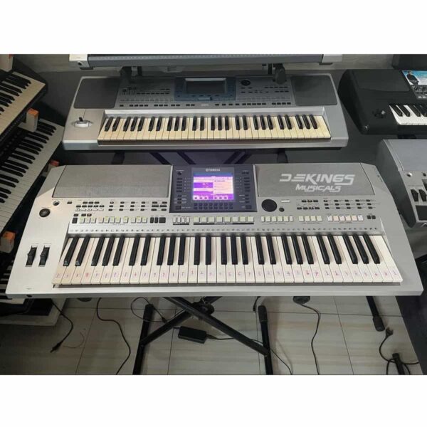 PSR-S700 Yamaha Keyboard