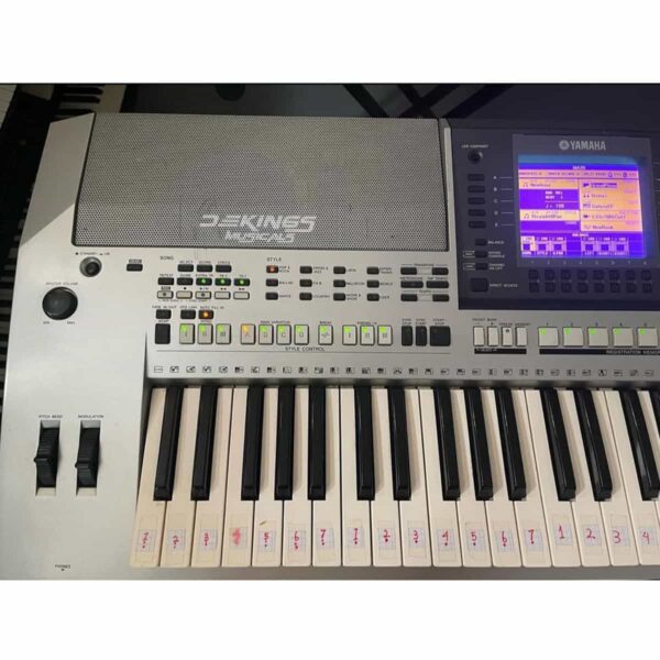 PSR-S700 Yamaha Keyboard