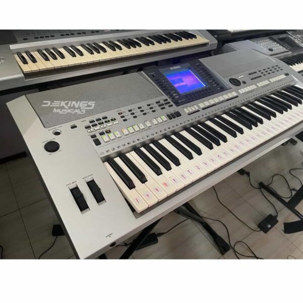 PSR-S700 Yamaha Keyboard