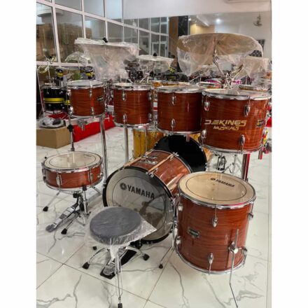 Standard Yamaha 7-Piece Drum Set